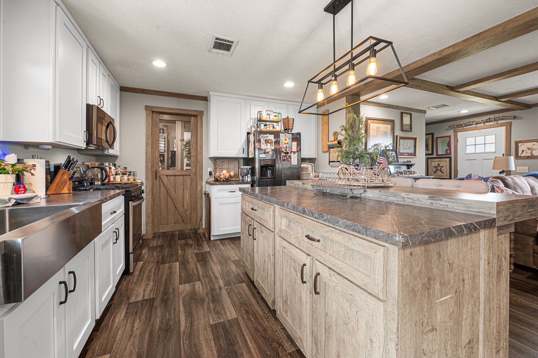 22360 640 Property Photo 10