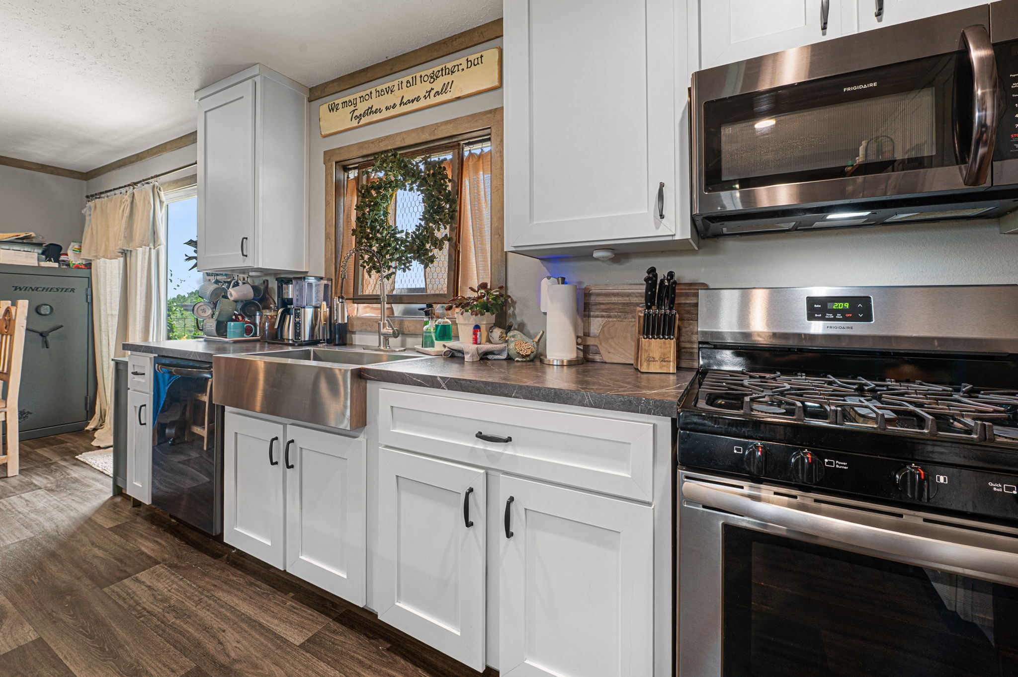 22360 640 Property Photo 11