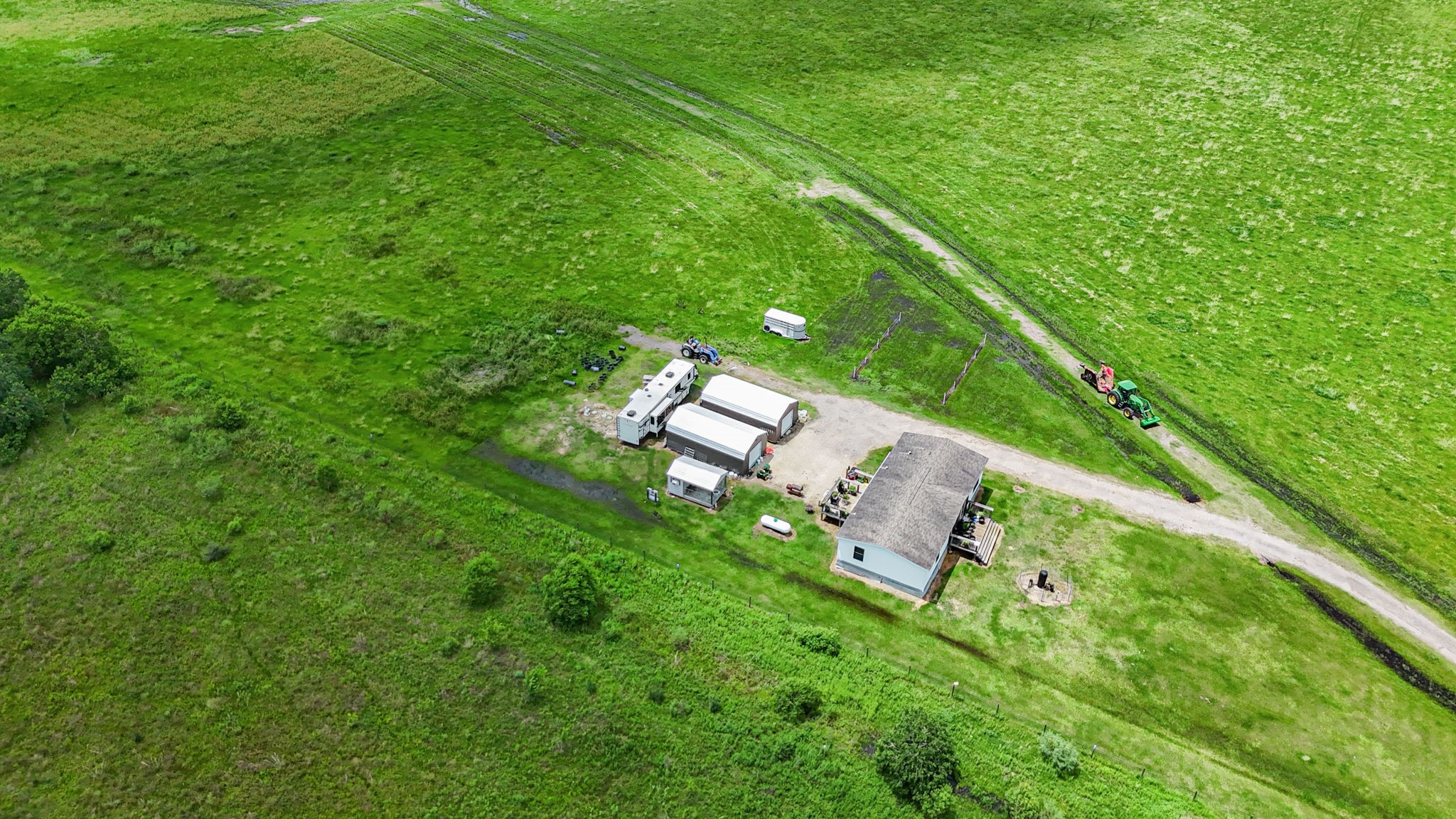 22360 640 Property Photo 28