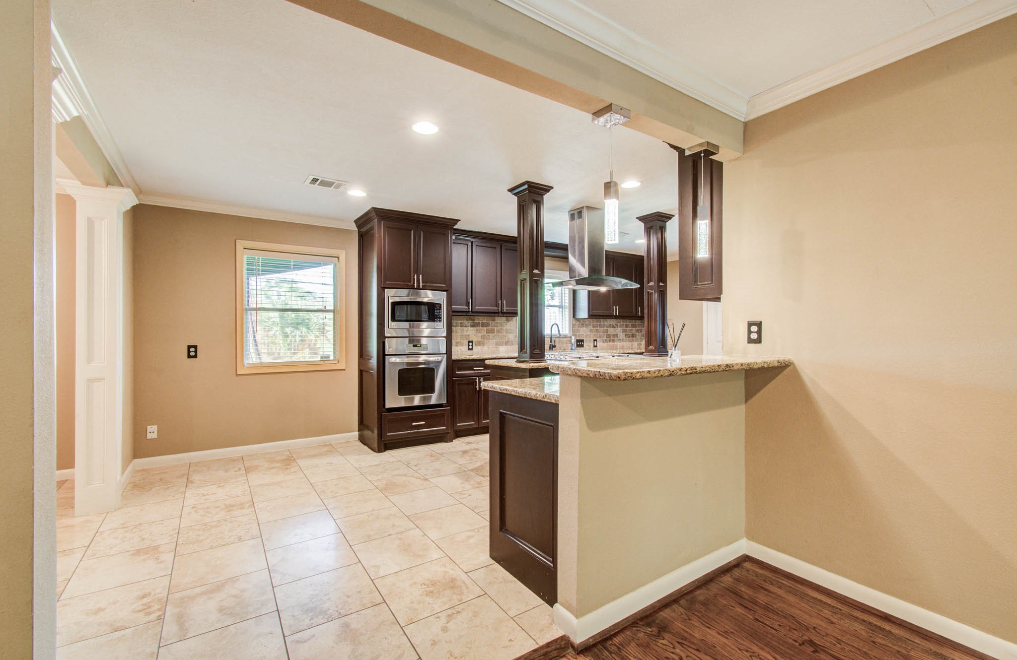 11422 Endicott Lane Property Photo 8