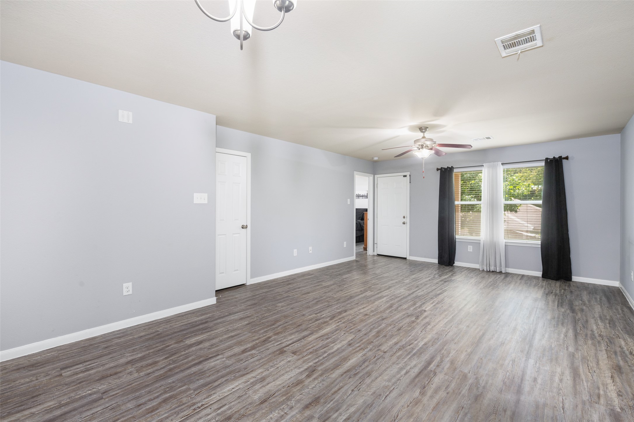 15302 Kickapoo Trail Property Photo 4
