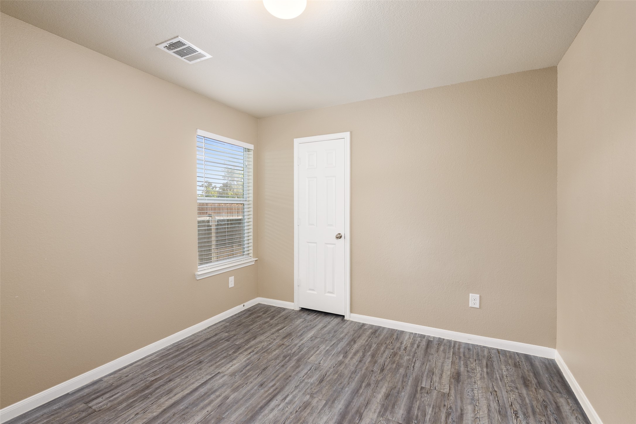 15302 Kickapoo Trail Property Photo 16
