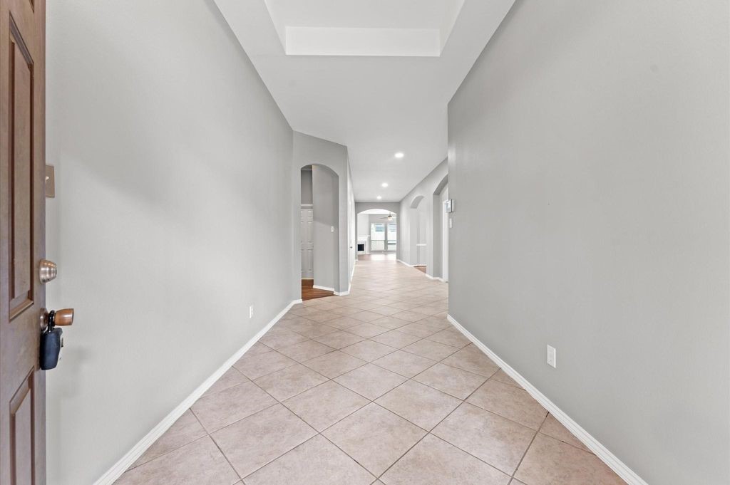 9422 Mustang Park Court Property Photo 4