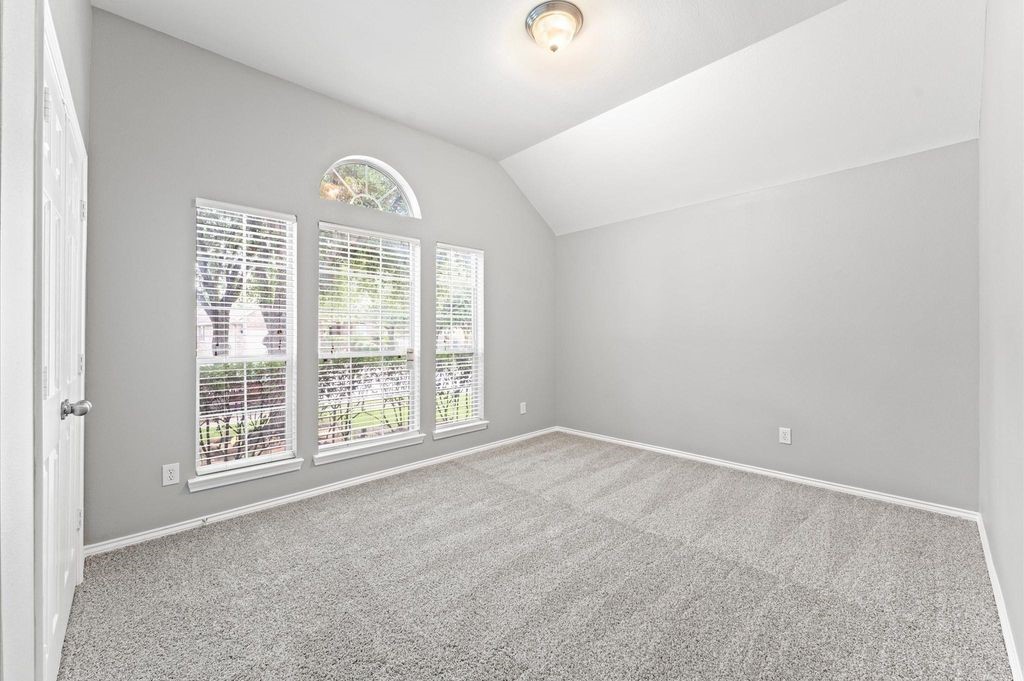 9422 Mustang Park Court Property Photo 11