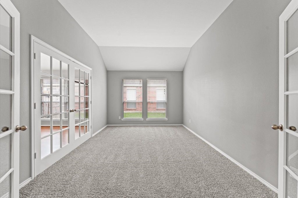 9422 Mustang Park Court Property Photo 15