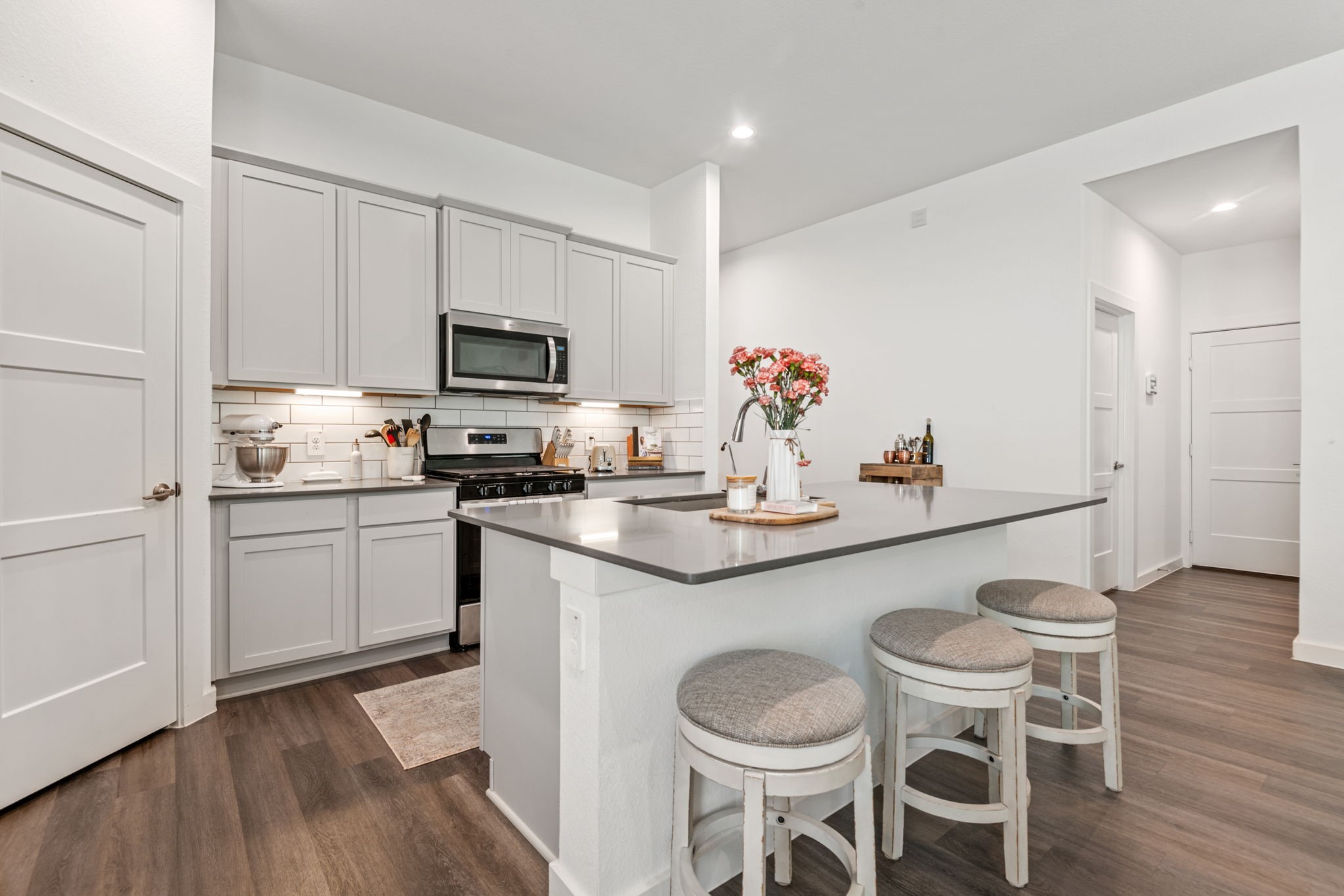 560 Newcomb Hollow Drive Property Photo 8