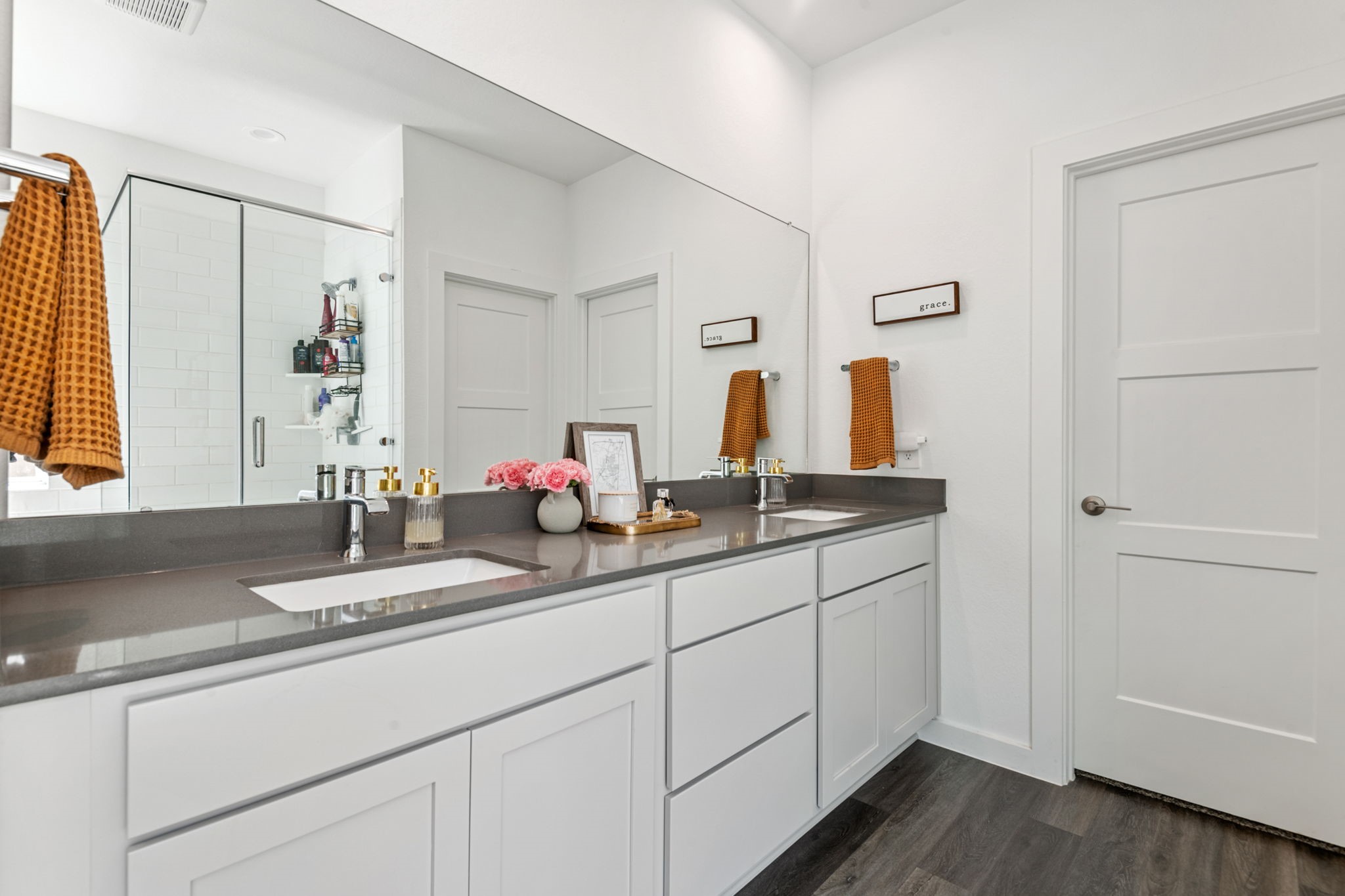 560 Newcomb Hollow Drive Property Photo 16