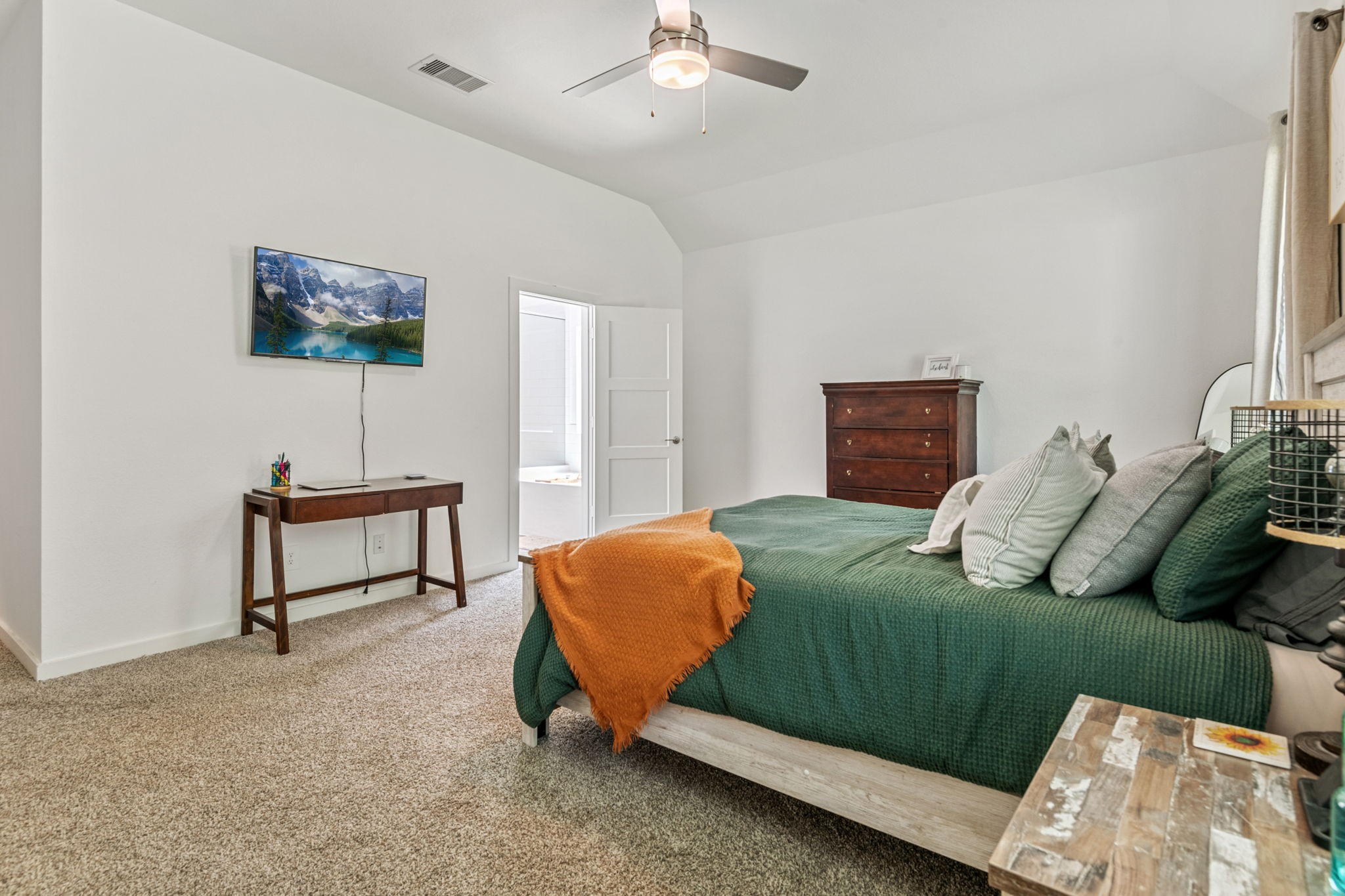 560 Newcomb Hollow Drive Property Photo 18