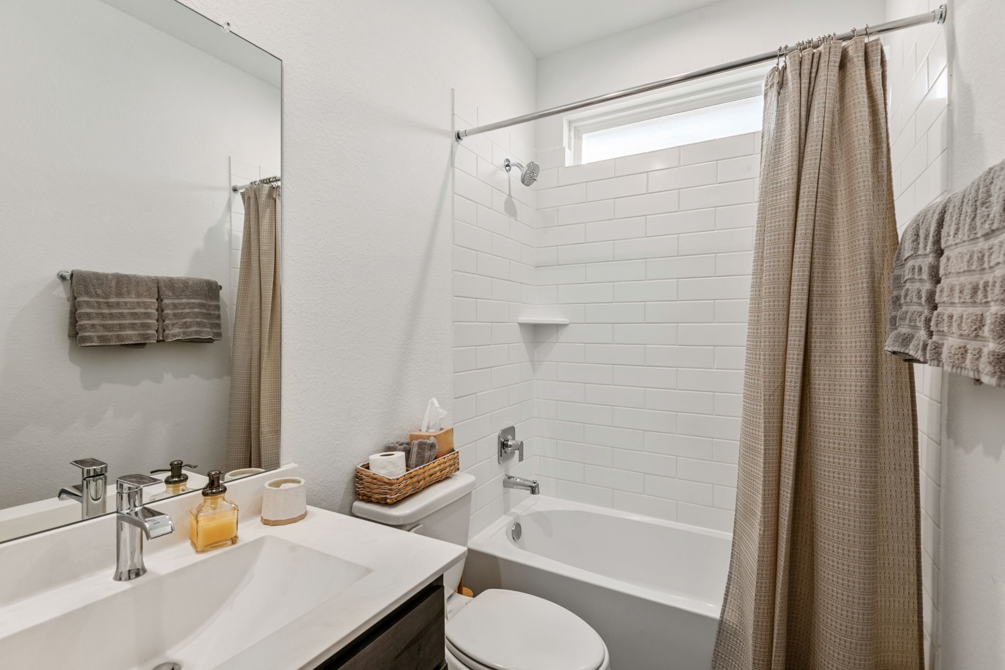 560 Newcomb Hollow Drive Property Photo 22