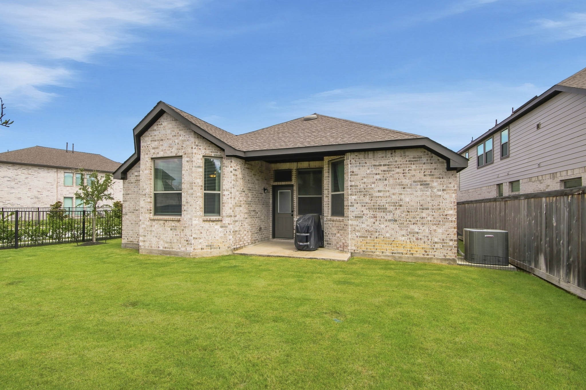 18523 Wolf Mountain Lane Property Photo 30