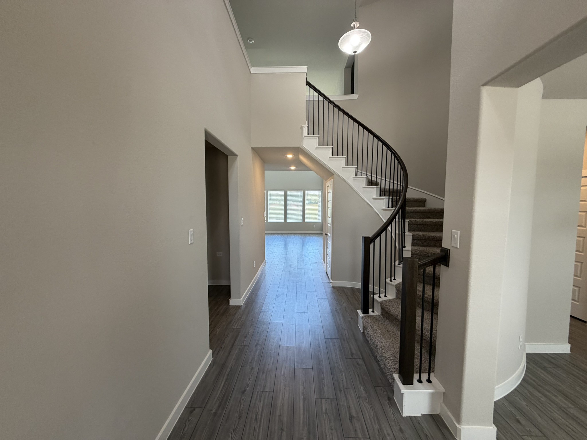 5814 Wayne Way Property Photo 4