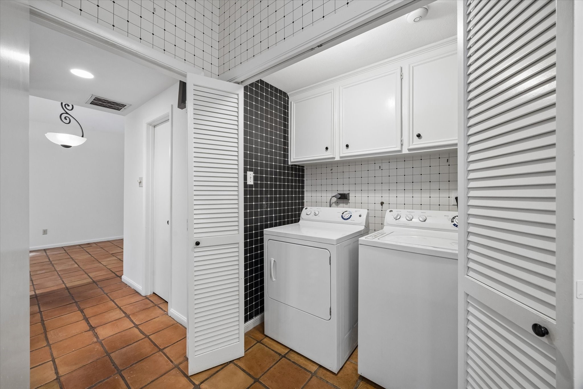 10123 Valley Forge Drive Property Photo 14