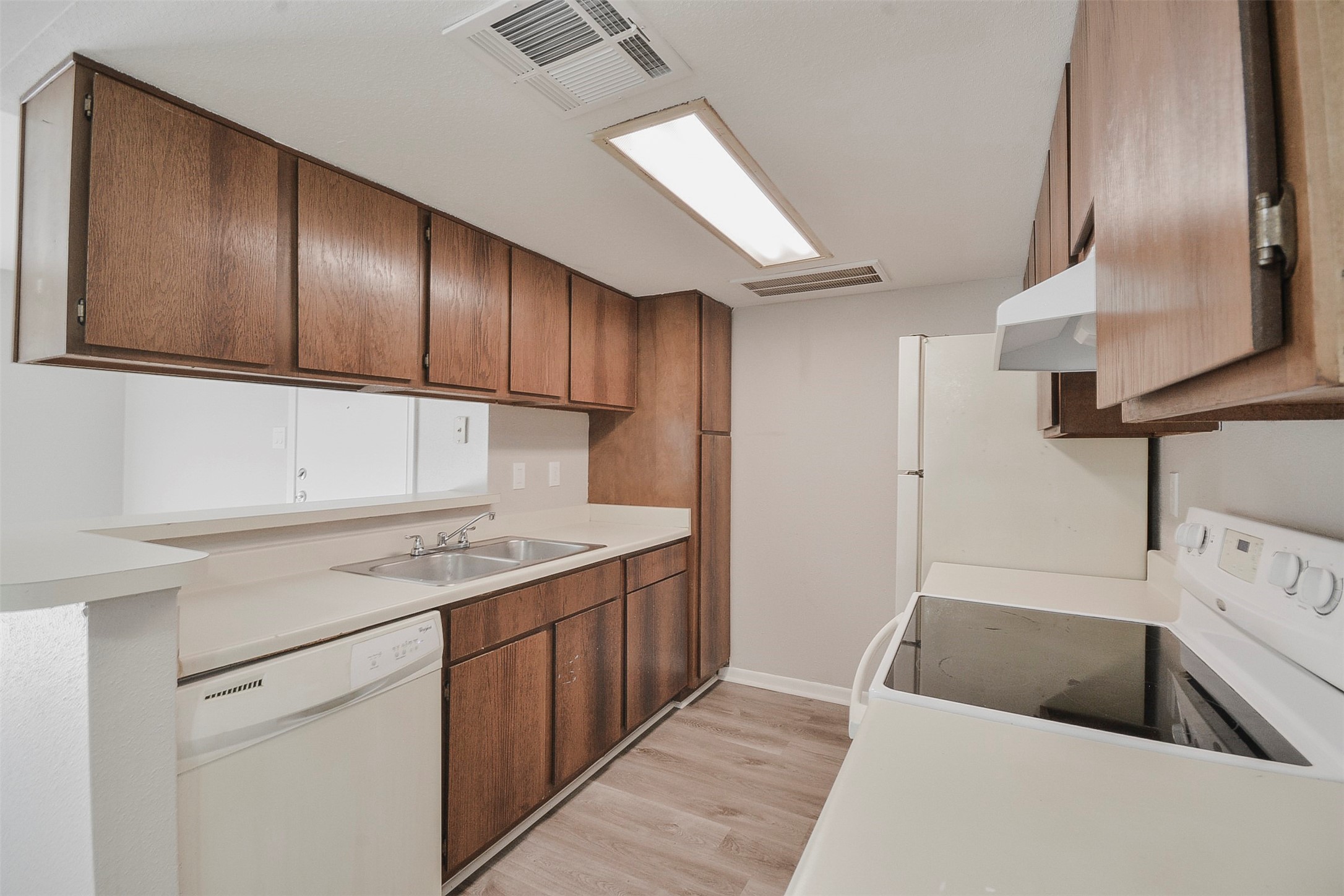 12905 Woodforest Boulevard 607 Property Photo 5
