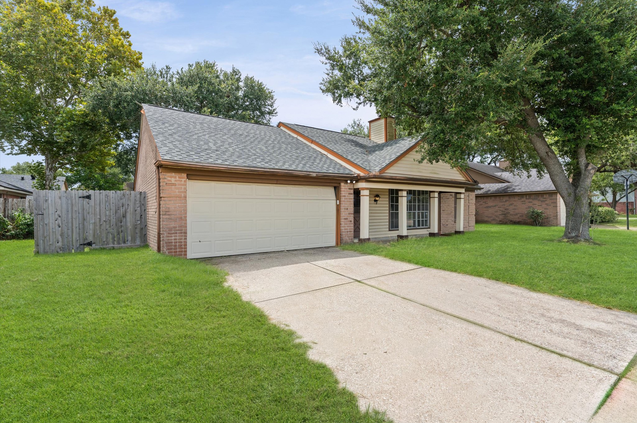 2430 Shady Bend Drive Property Photo 3