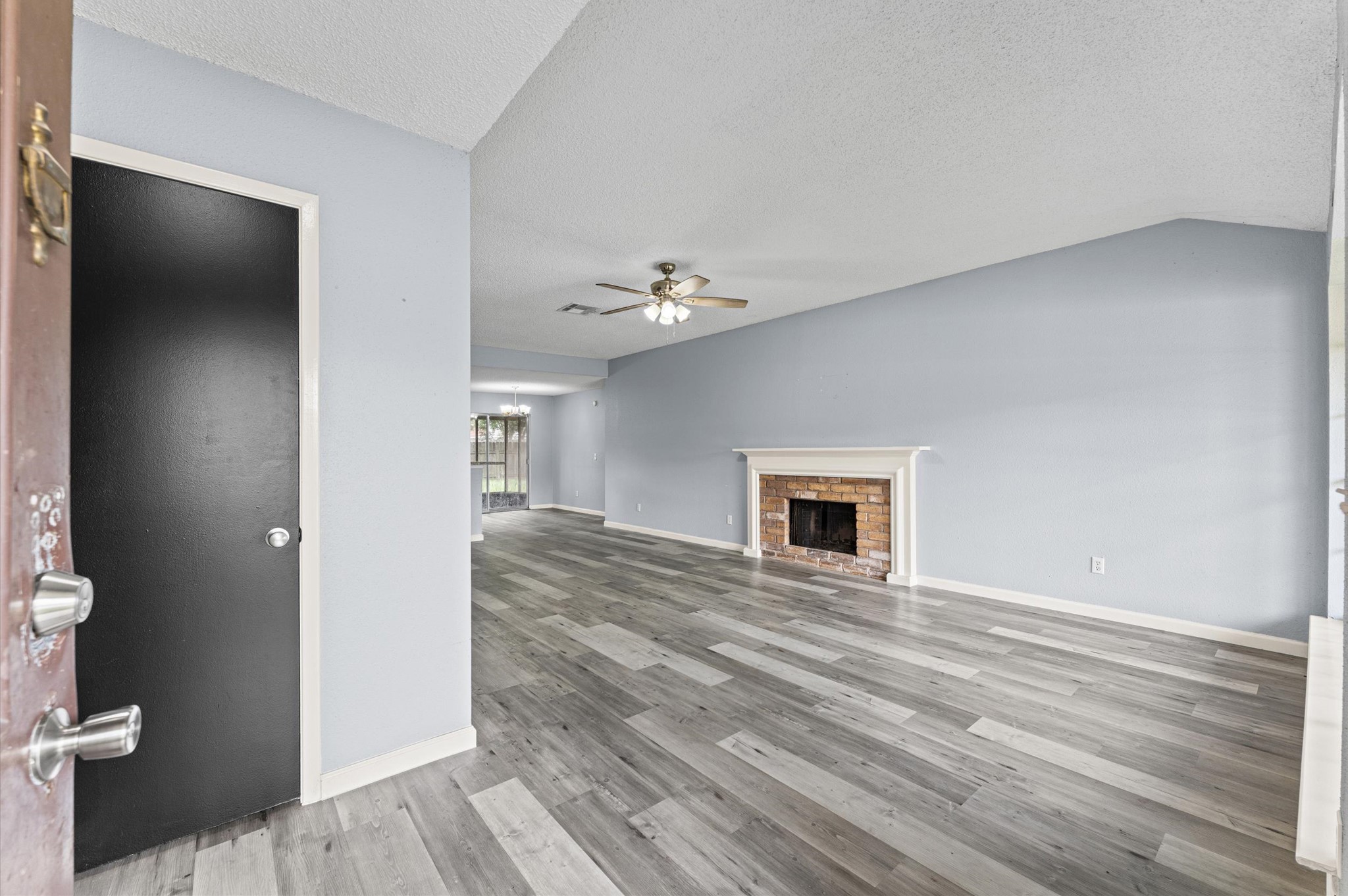 2430 Shady Bend Drive Property Photo 6