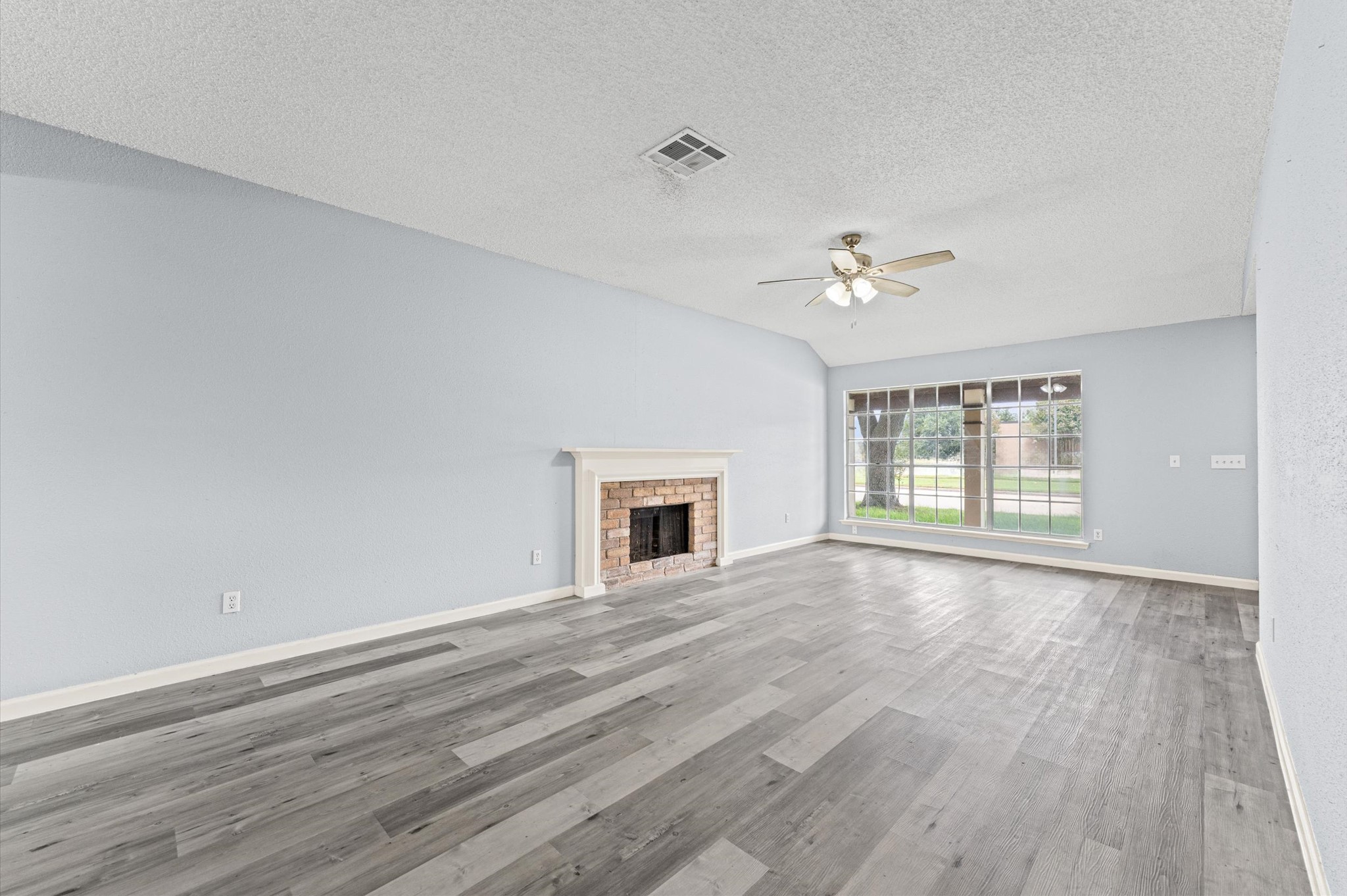 2430 Shady Bend Drive Property Photo 9