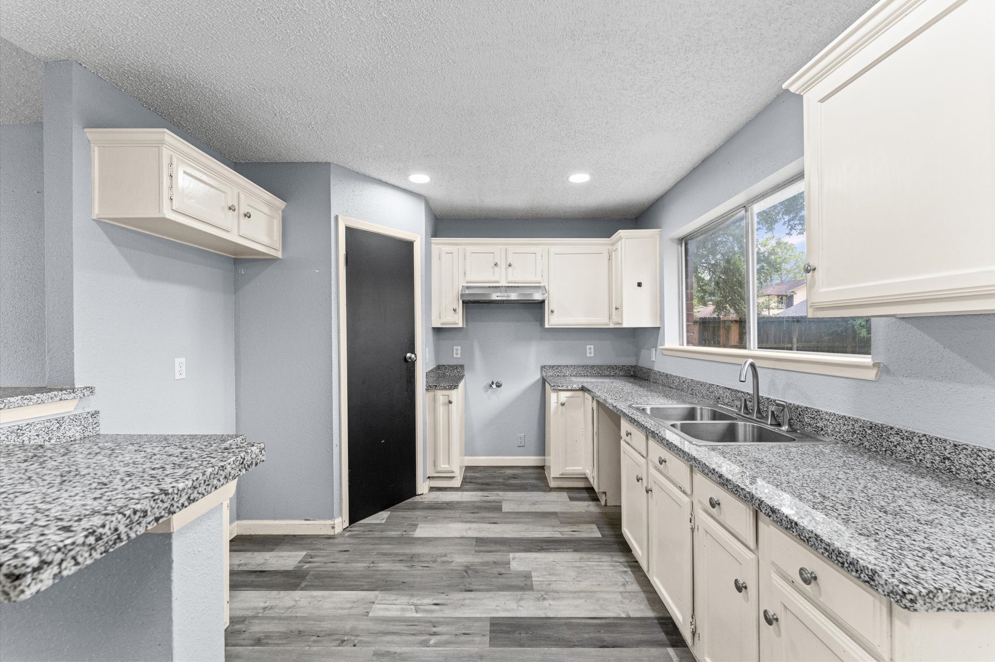 2430 Shady Bend Drive Property Photo 13