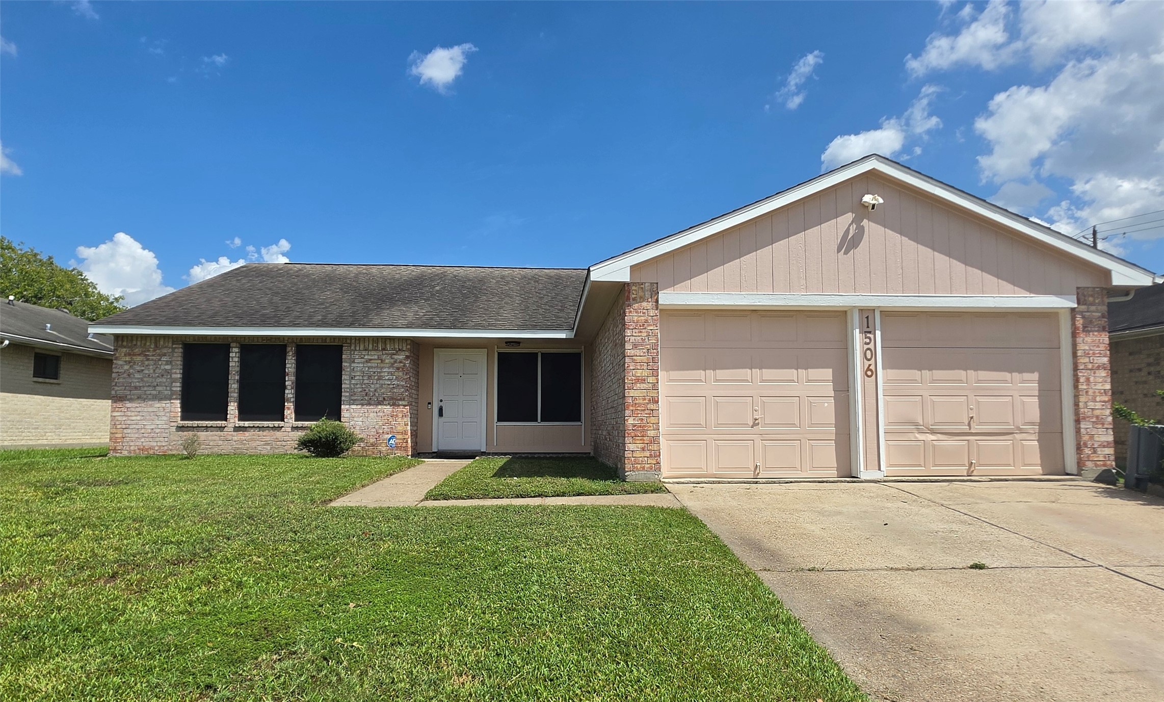 1506 Holbech Lane Property Photo 1