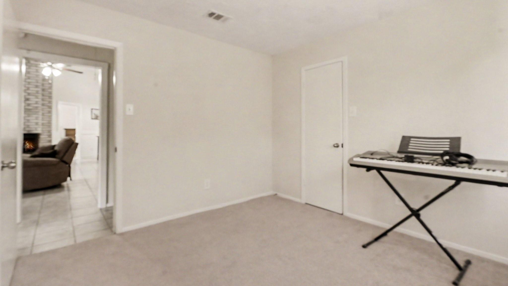 1506 Holbech Lane Property Photo 15