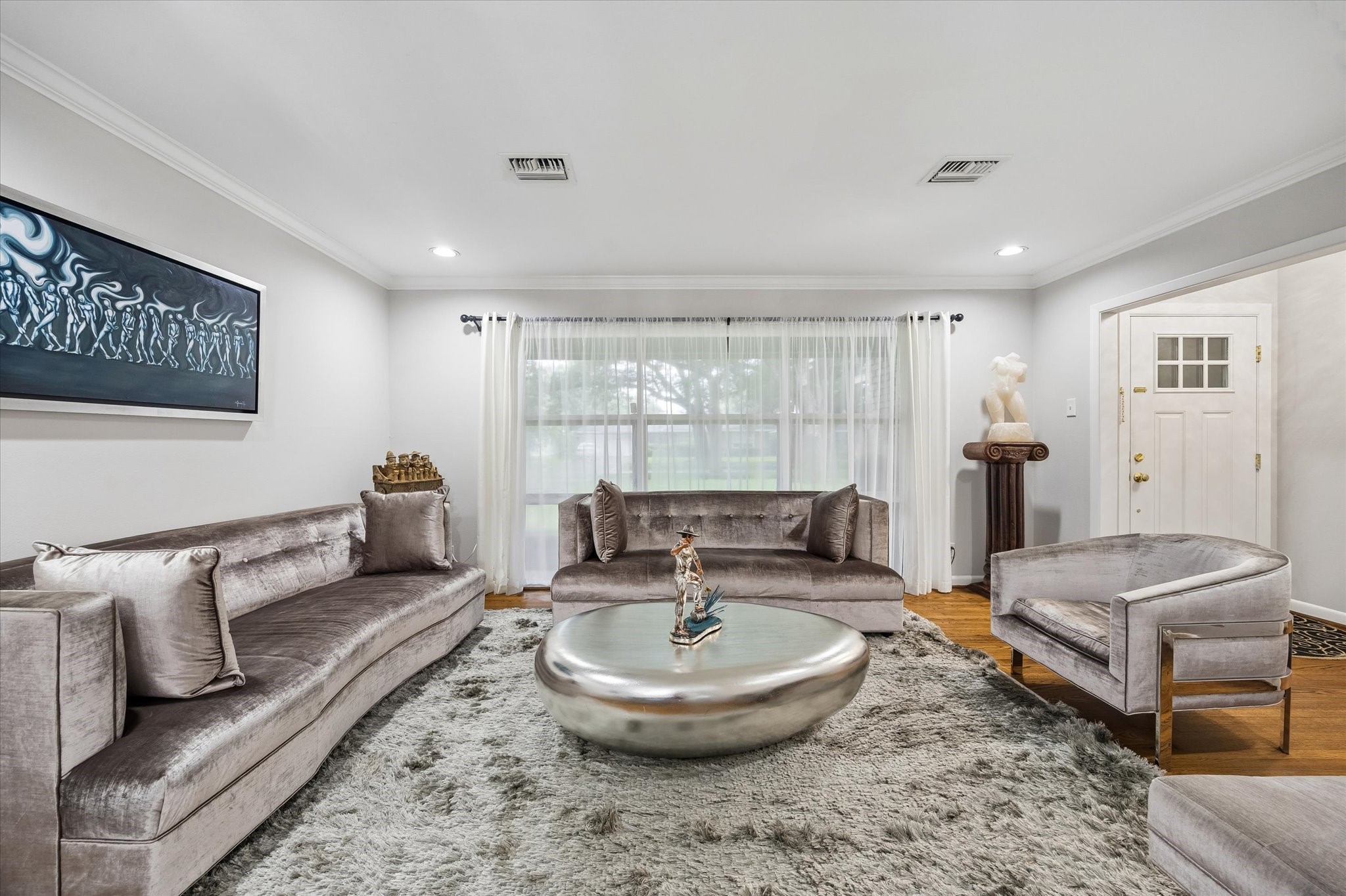 5611 Whitehaven Property Photo 4