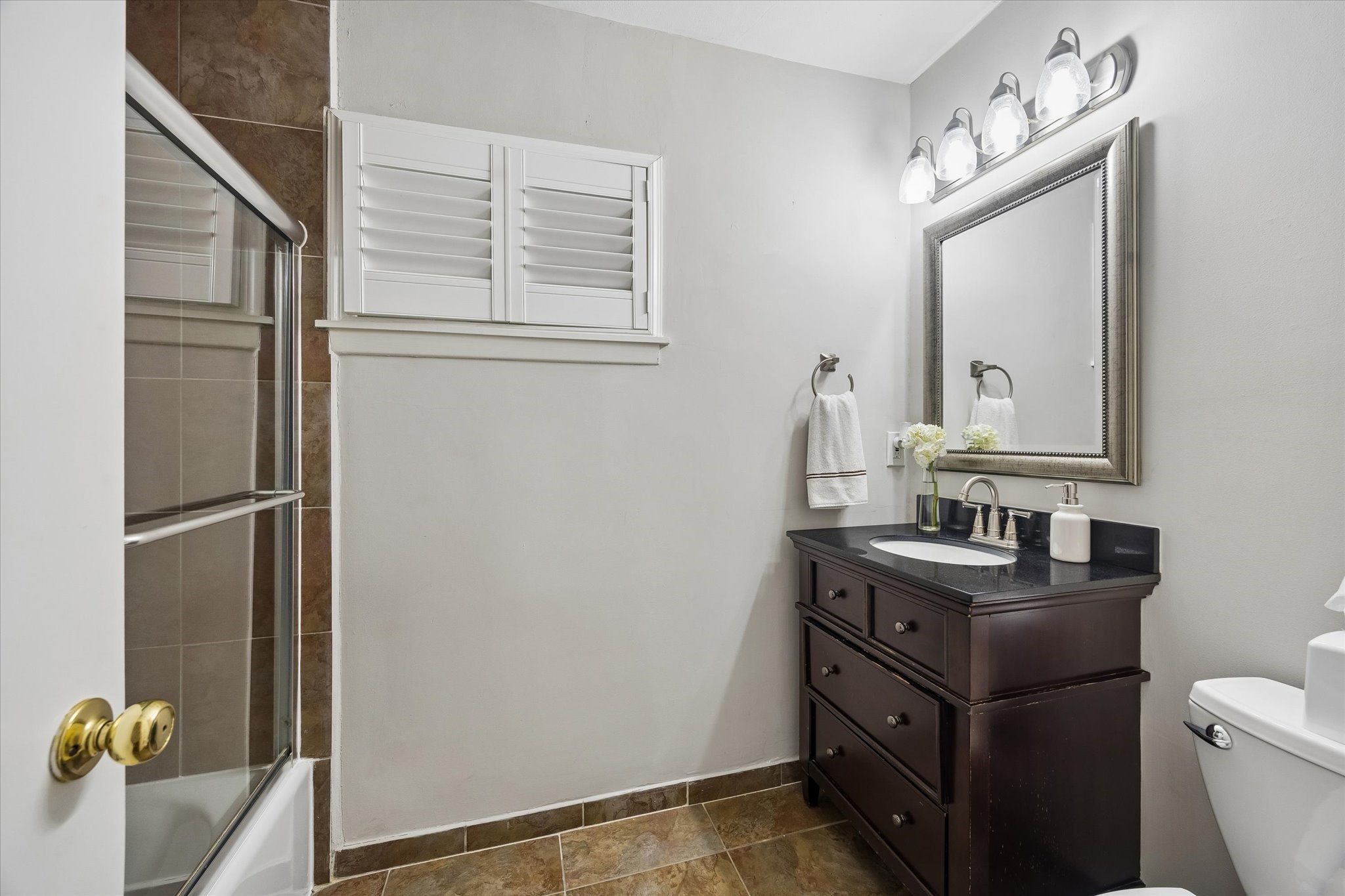 5611 Whitehaven Property Photo 29