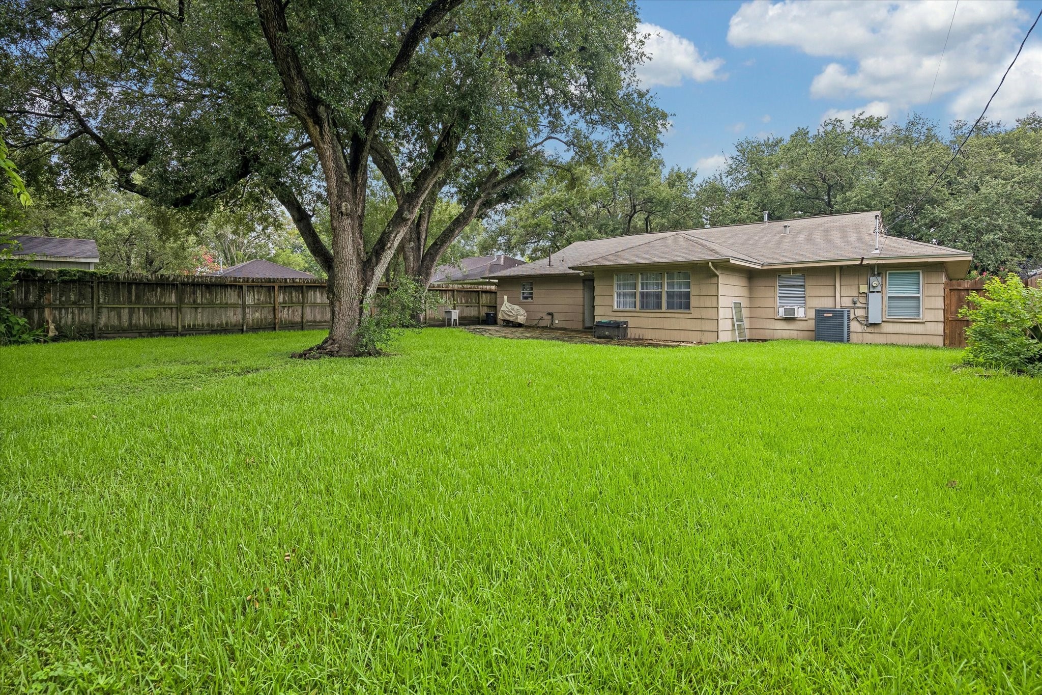 5611 Whitehaven Property Photo 35