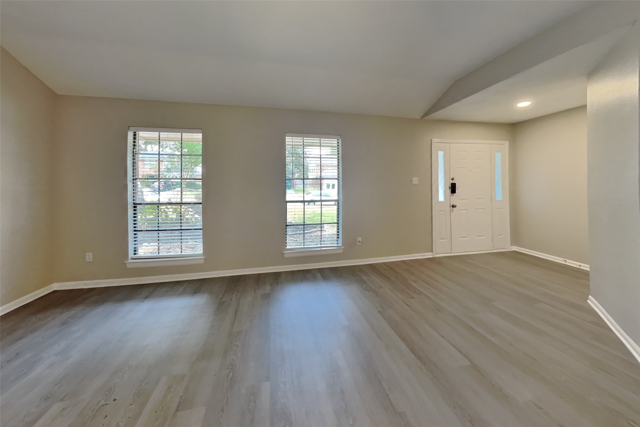 3418 Creek Manor Drive Property Photo 3