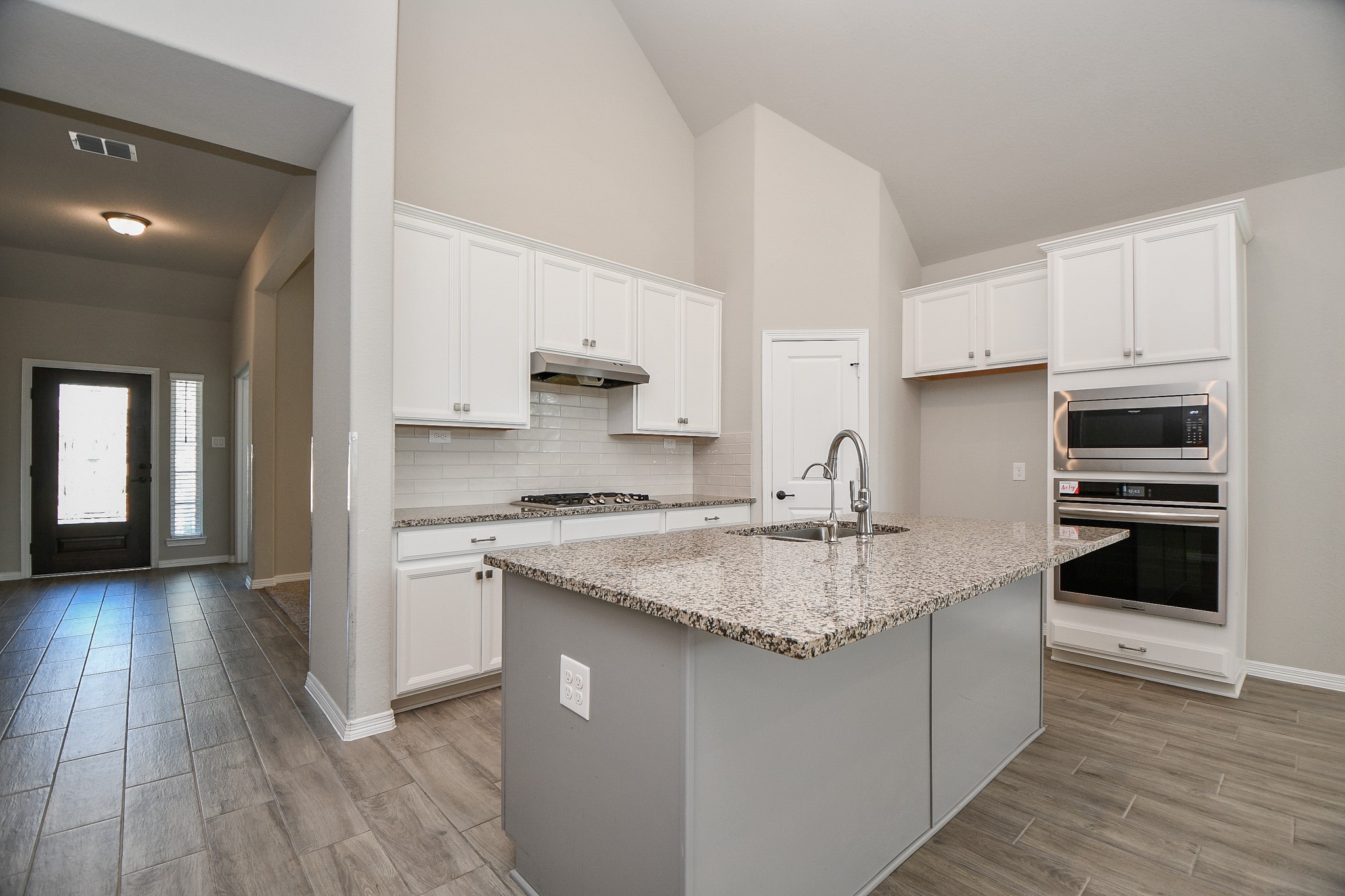 18331 Pedernales Springs Drive Property Photo 7