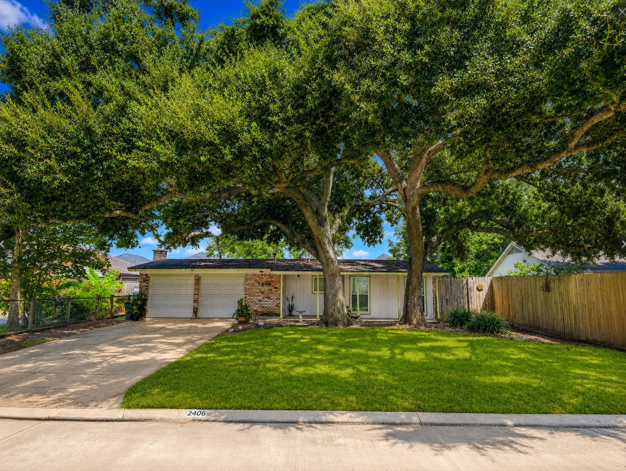 2406 Bayou Drive Property Photo 1
