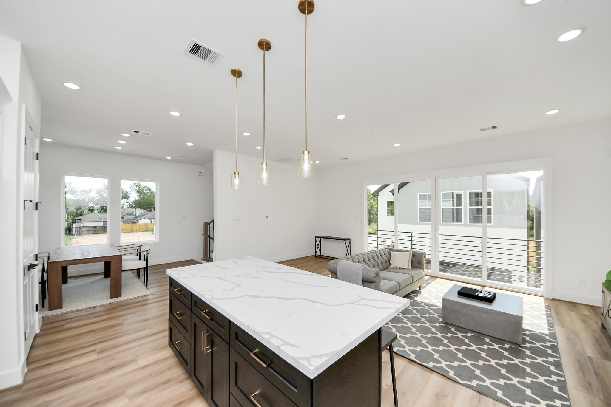 2424 Harrington Street Property Photo 6