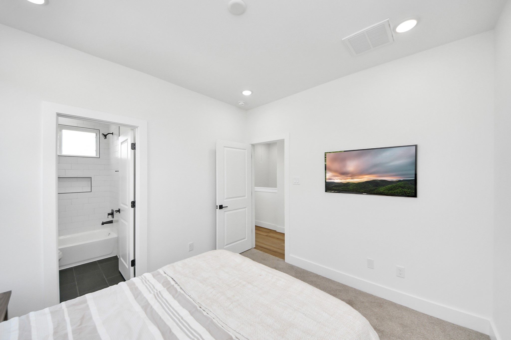2424 Harrington Street Property Photo 13