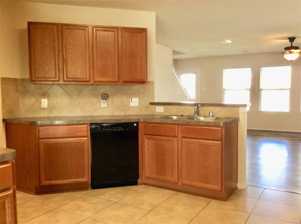 5031 Ivy Fair Way Property Photo 8