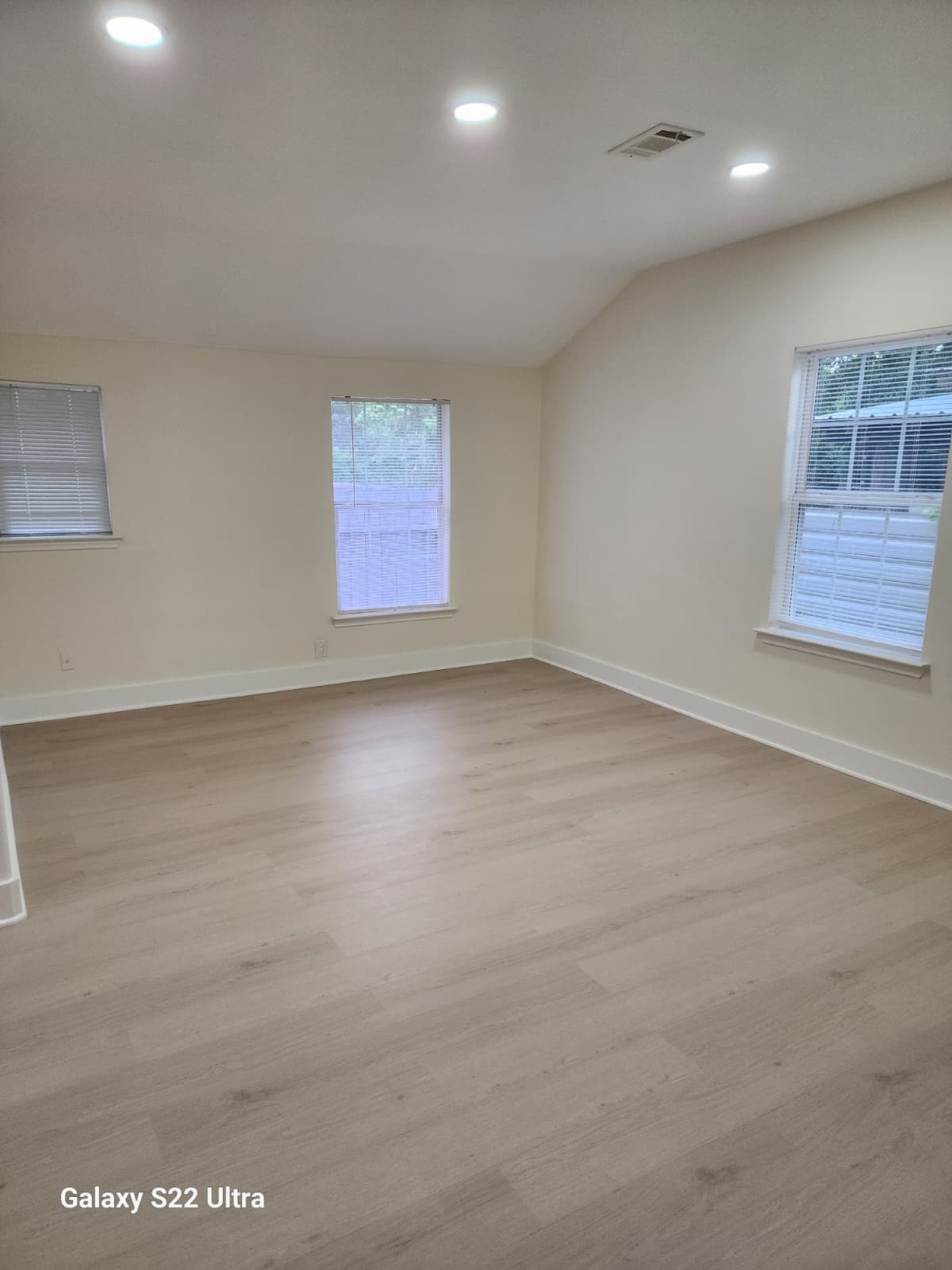 6239 Carver Road Property Photo 10