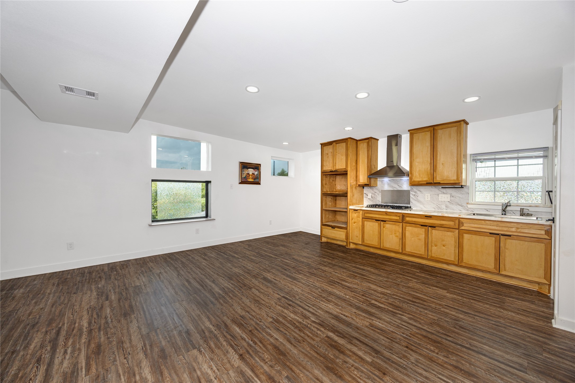 10930 Exeter Street B Property Photo 10