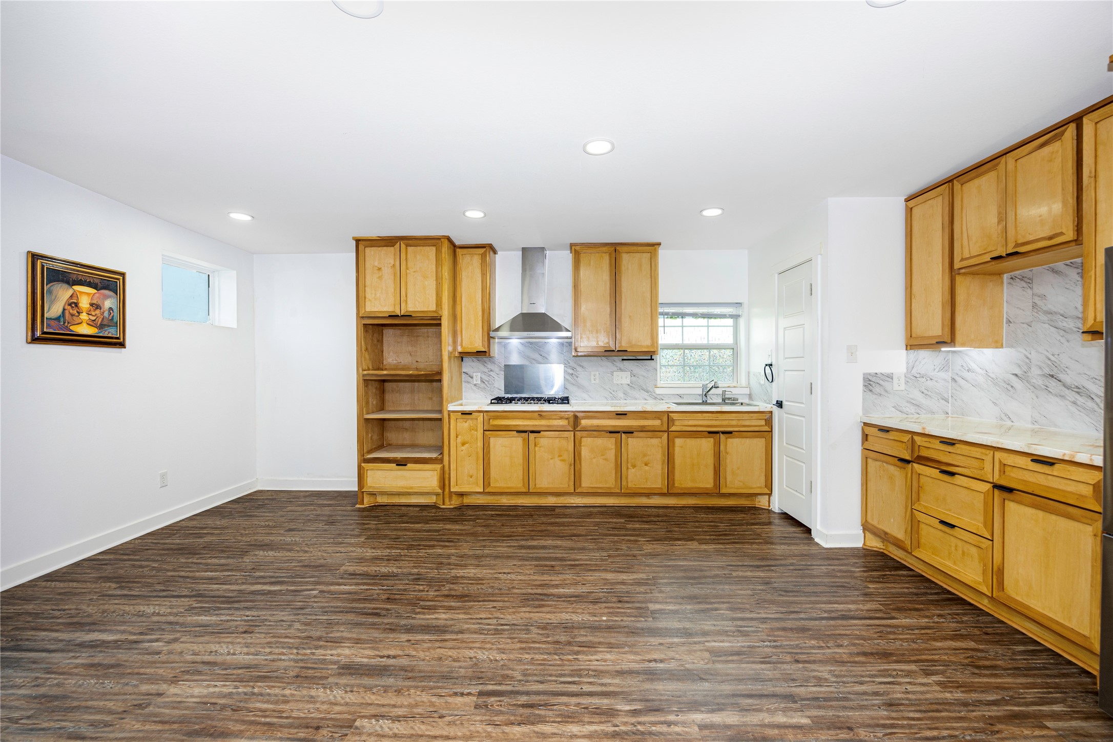 10930 Exeter Street B Property Photo 11