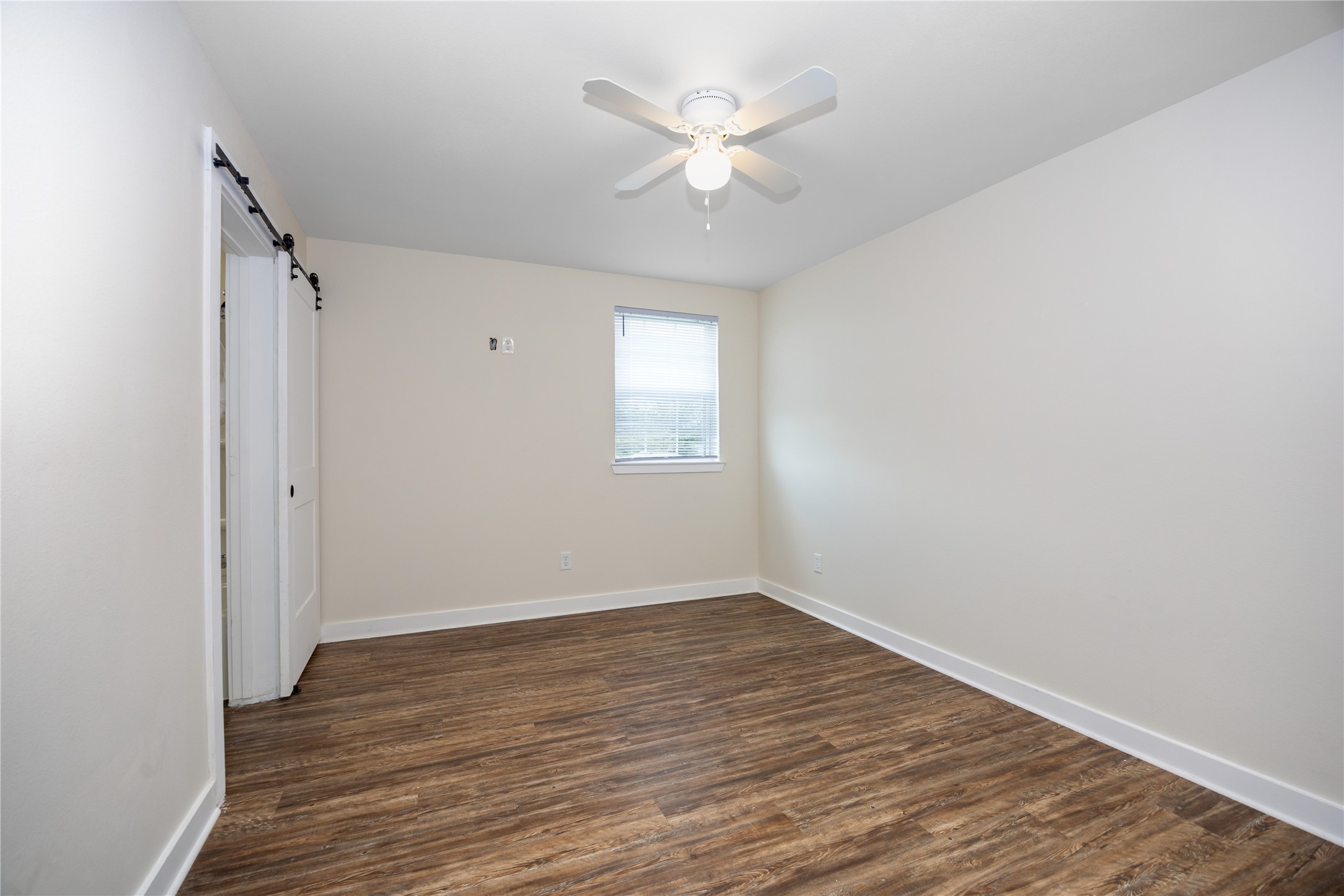 10930 Exeter Street B Property Photo 20