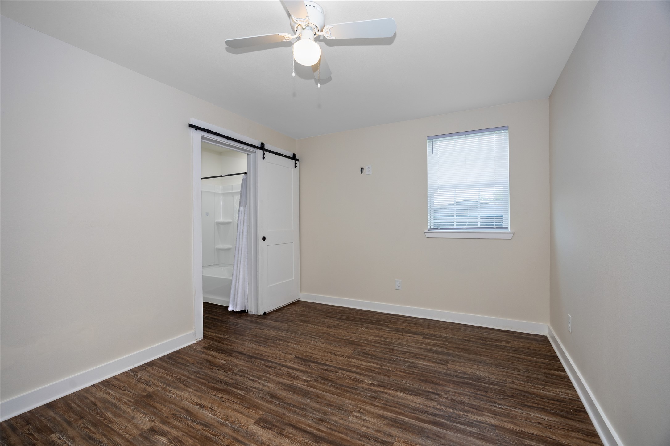 10930 Exeter Street B Property Photo 21