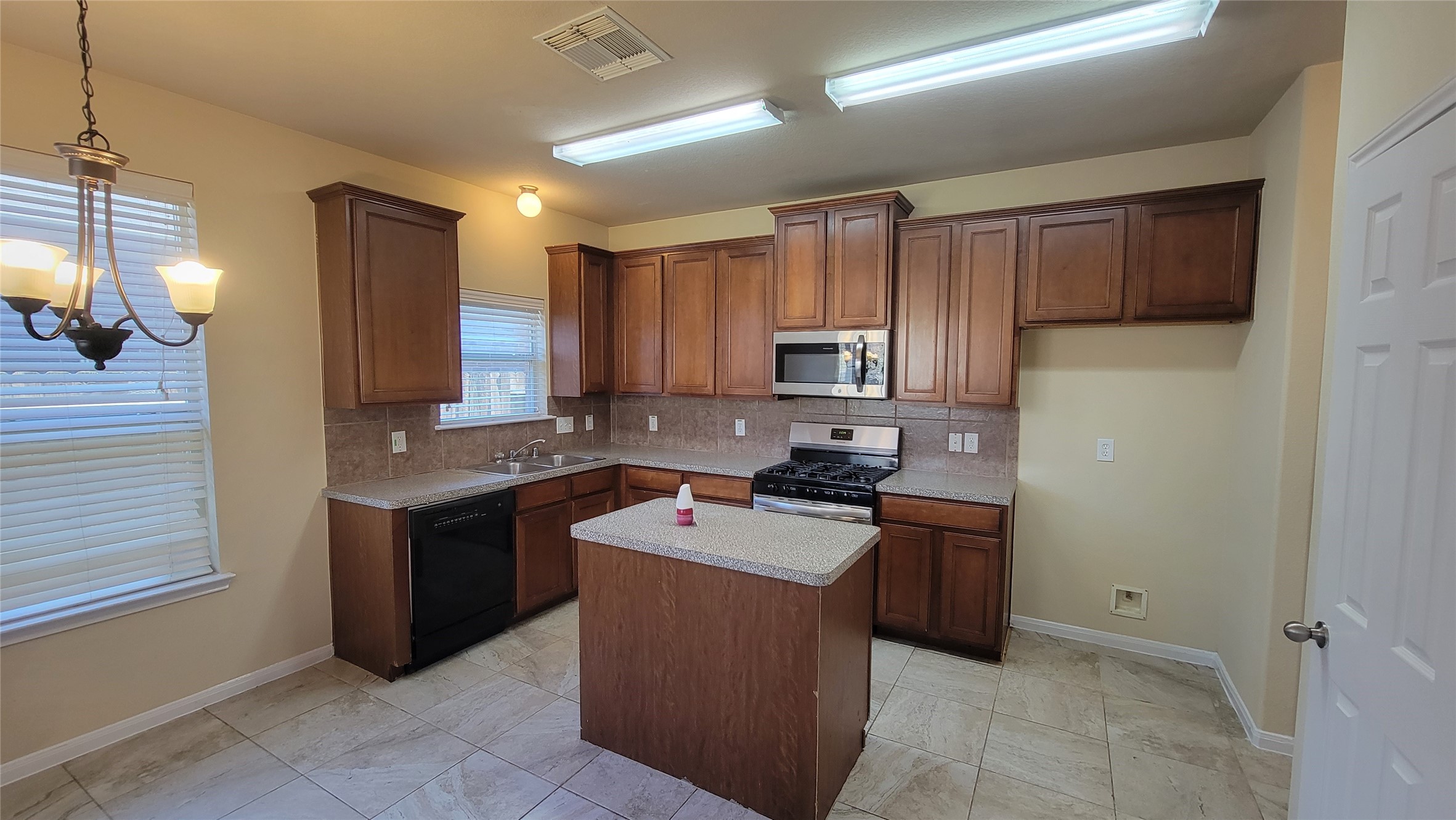2502 Quiet Sage Lane Property Photo 11
