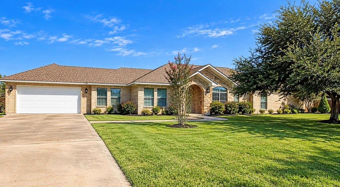 319 Pinedale Avenue, Arcola Tx 77583 Property Photo 1