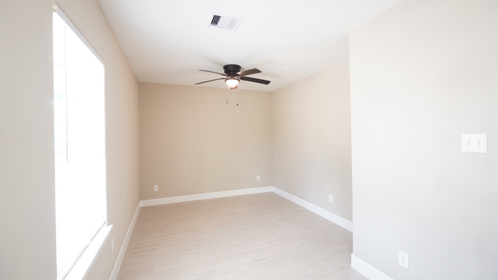 1206-b Pinewood Lane Property Photo 5