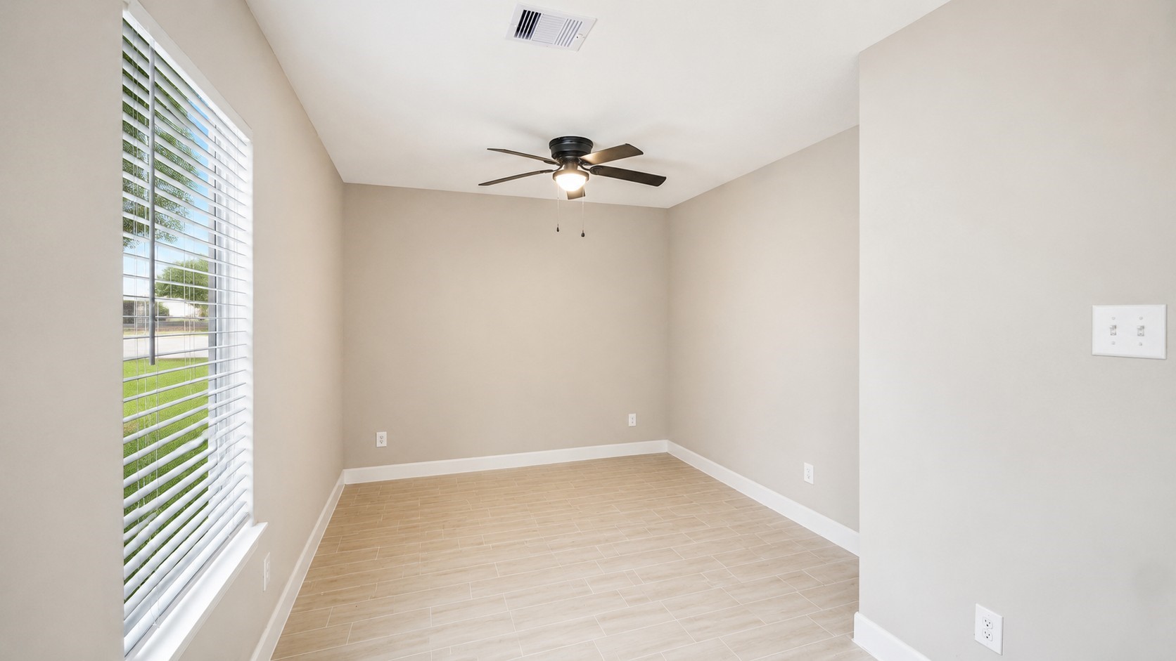 1206-b Pinewood Lane Property Photo 6