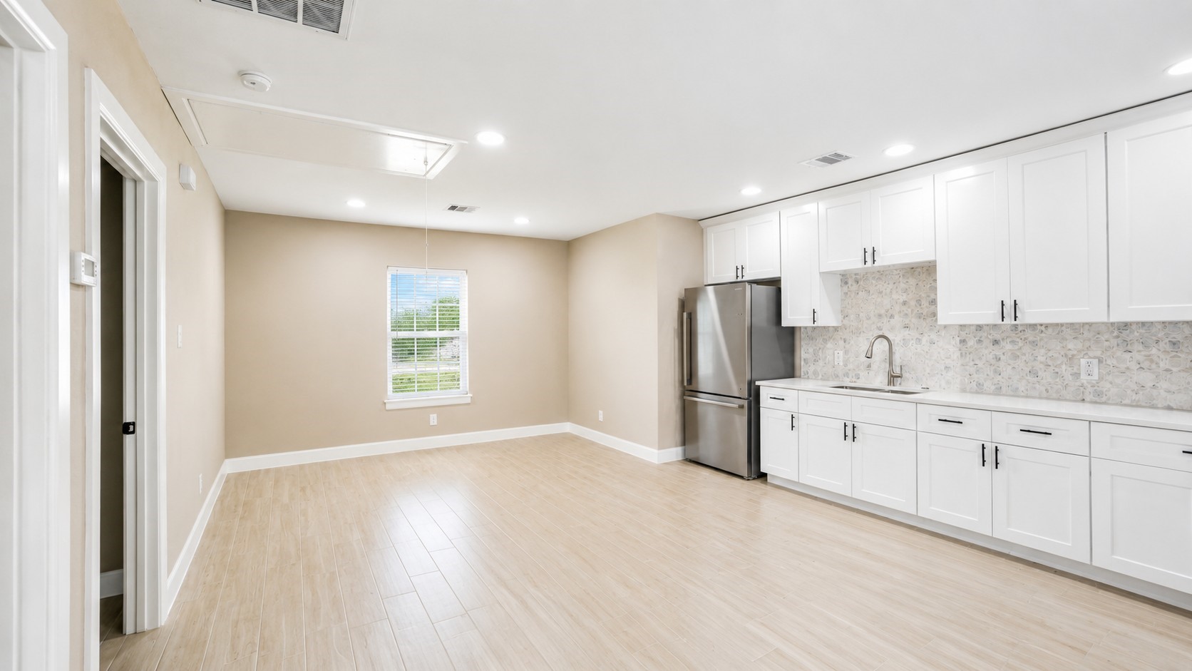 1206-b Pinewood Lane Property Photo 8