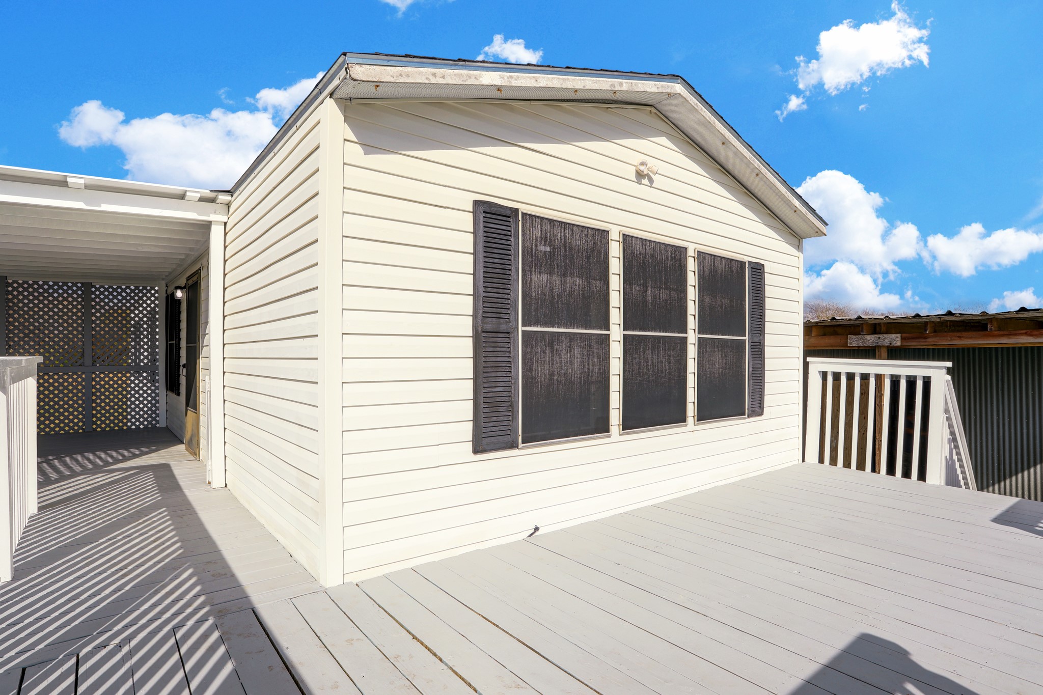 5806 S Highway 35 Property Photo 3