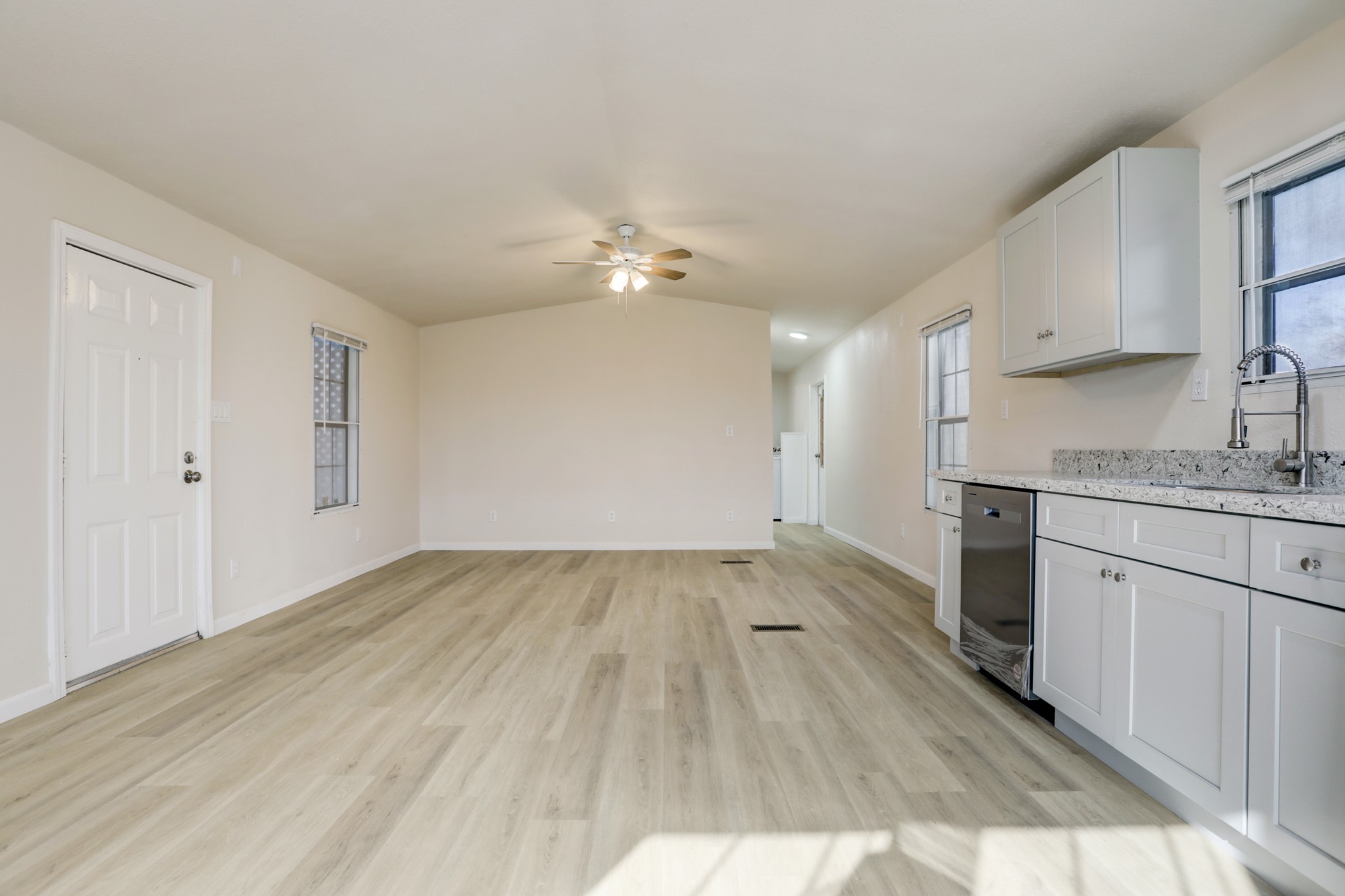 5806 S Highway 35 Property Photo 5