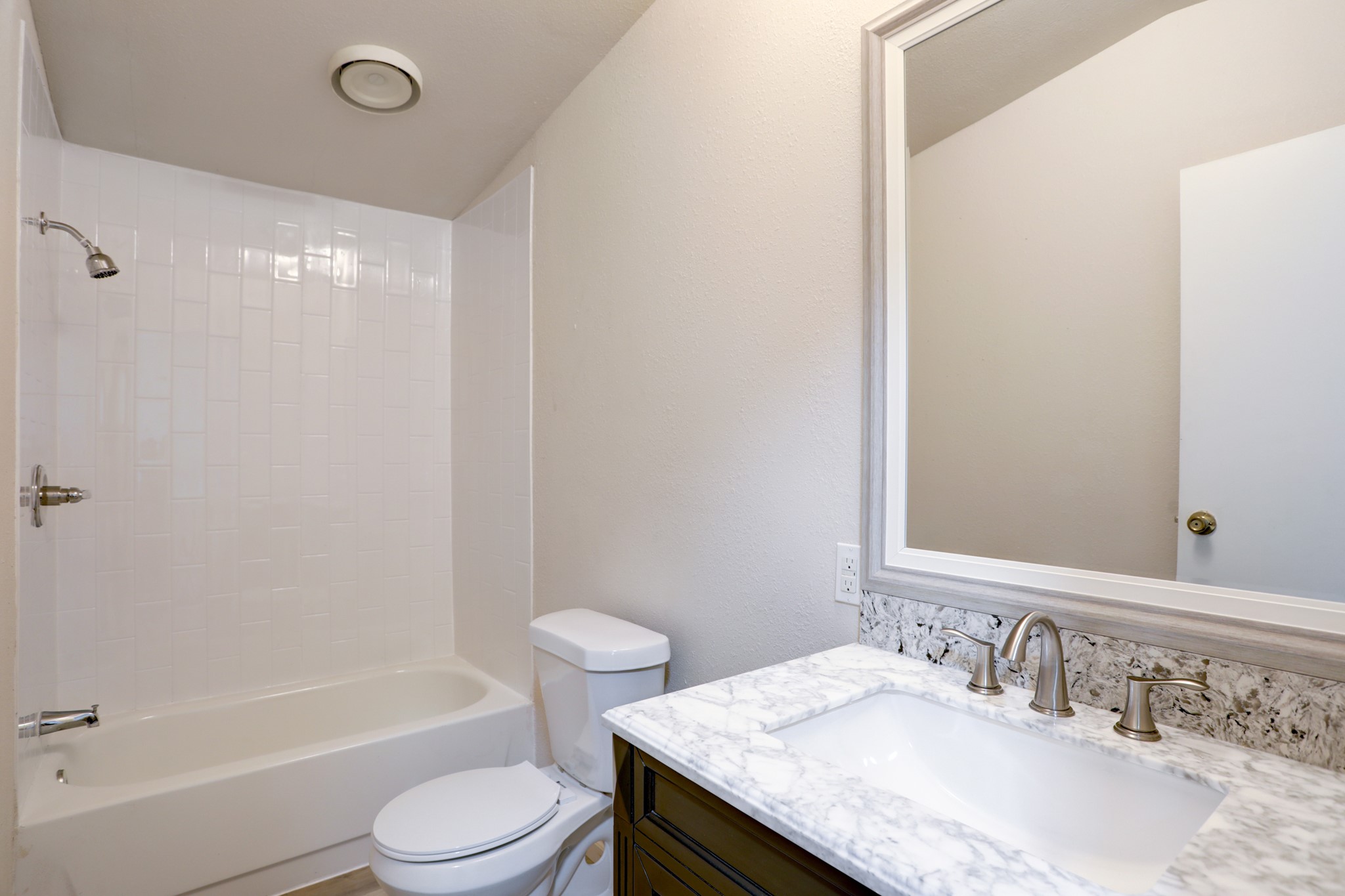 5806 S Highway 35 Property Photo 8