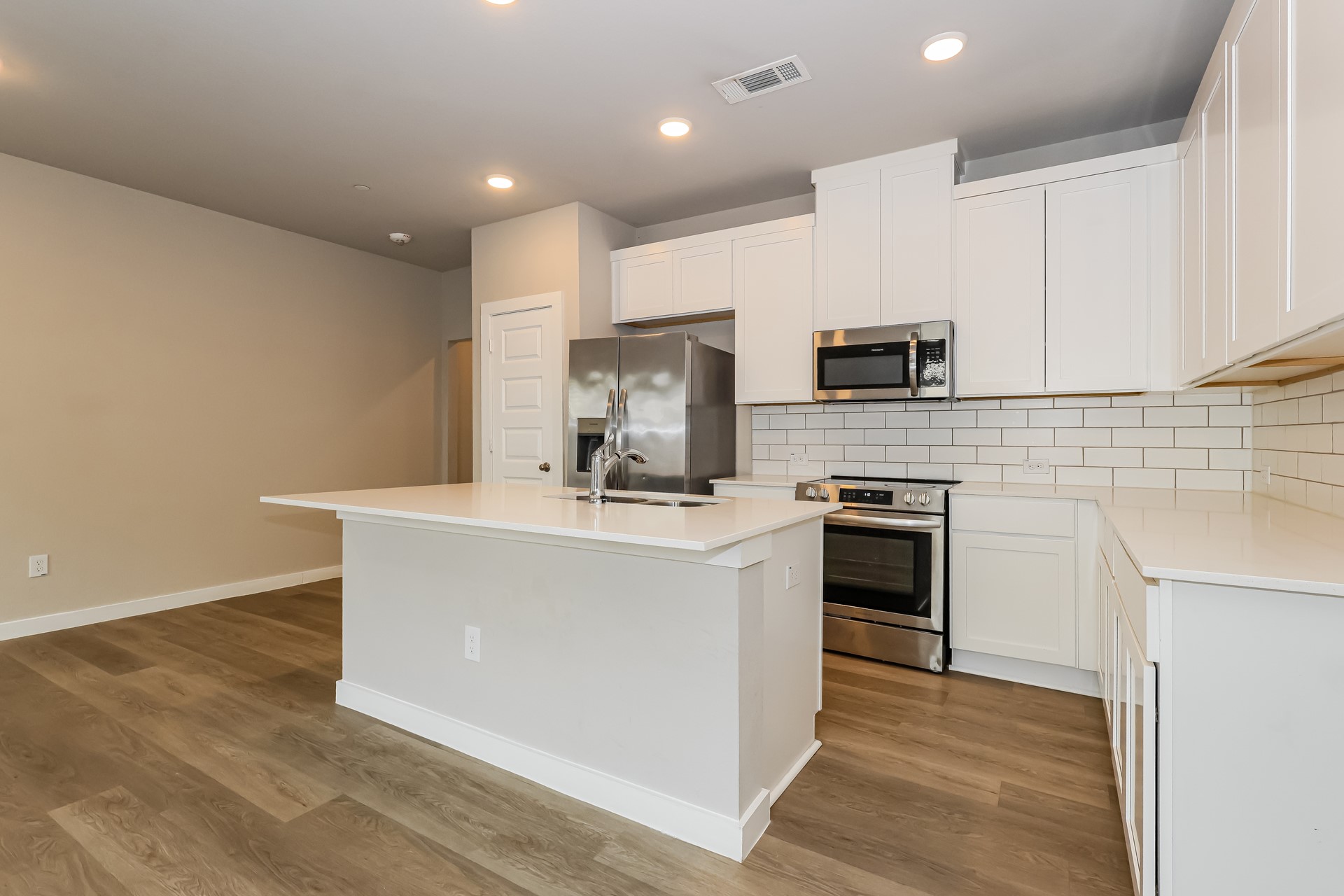 18342 W Centro Circle Property Photo 9