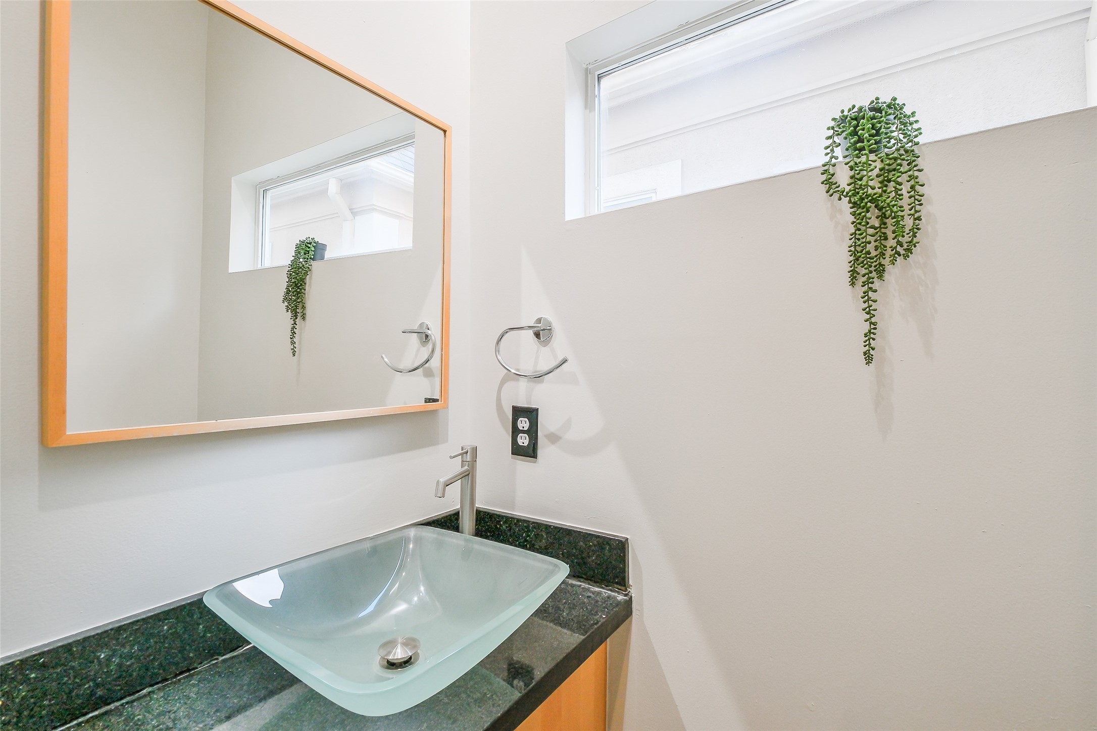 5710 Winsome Lane 8 Property Photo 15