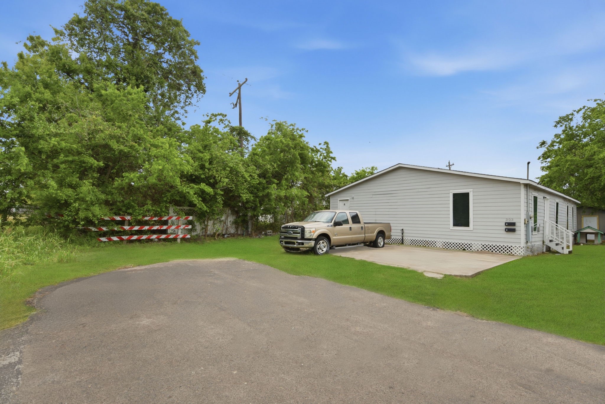 303 Gans Street B Property Photo 2