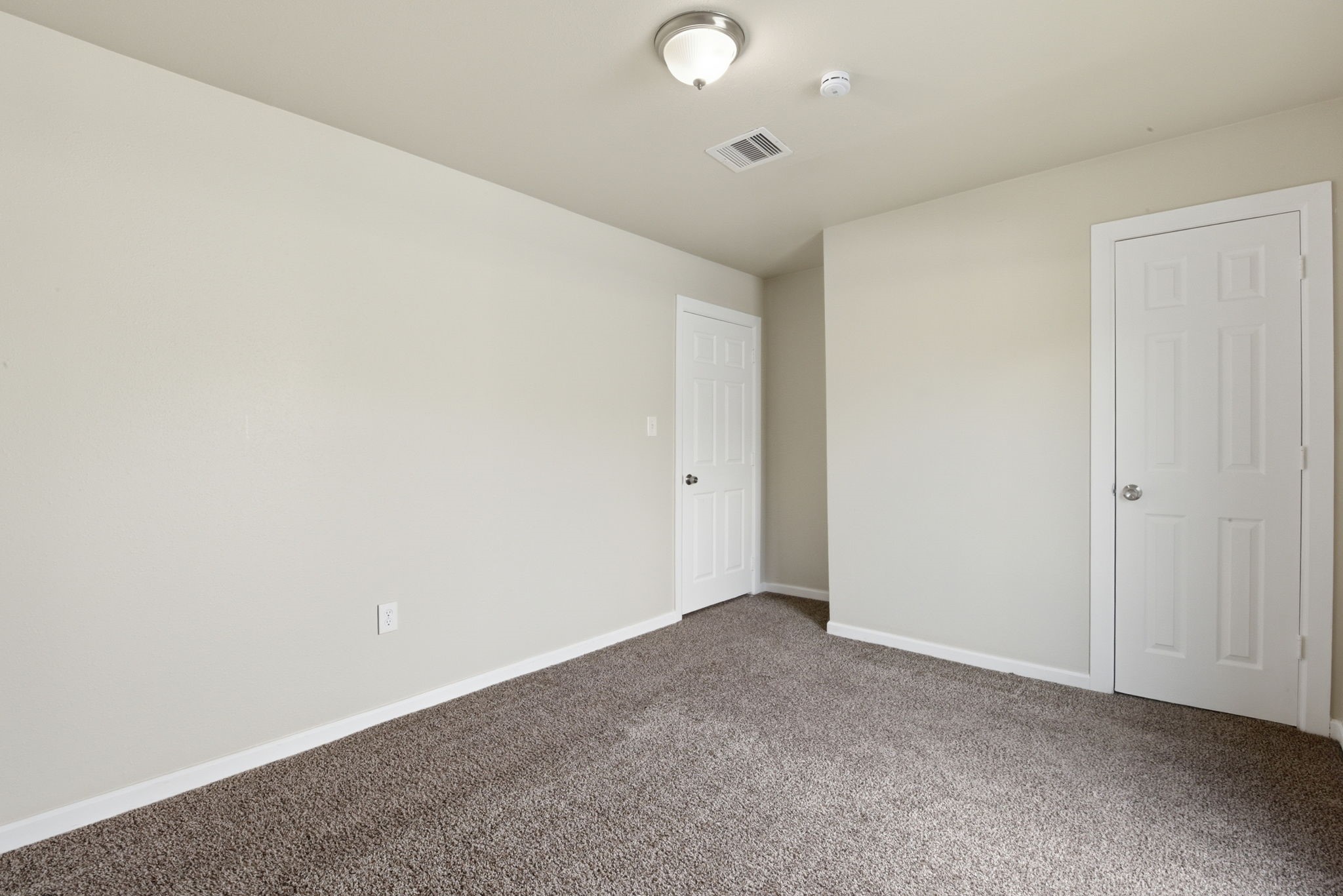 303 Gans Street B Property Photo 14