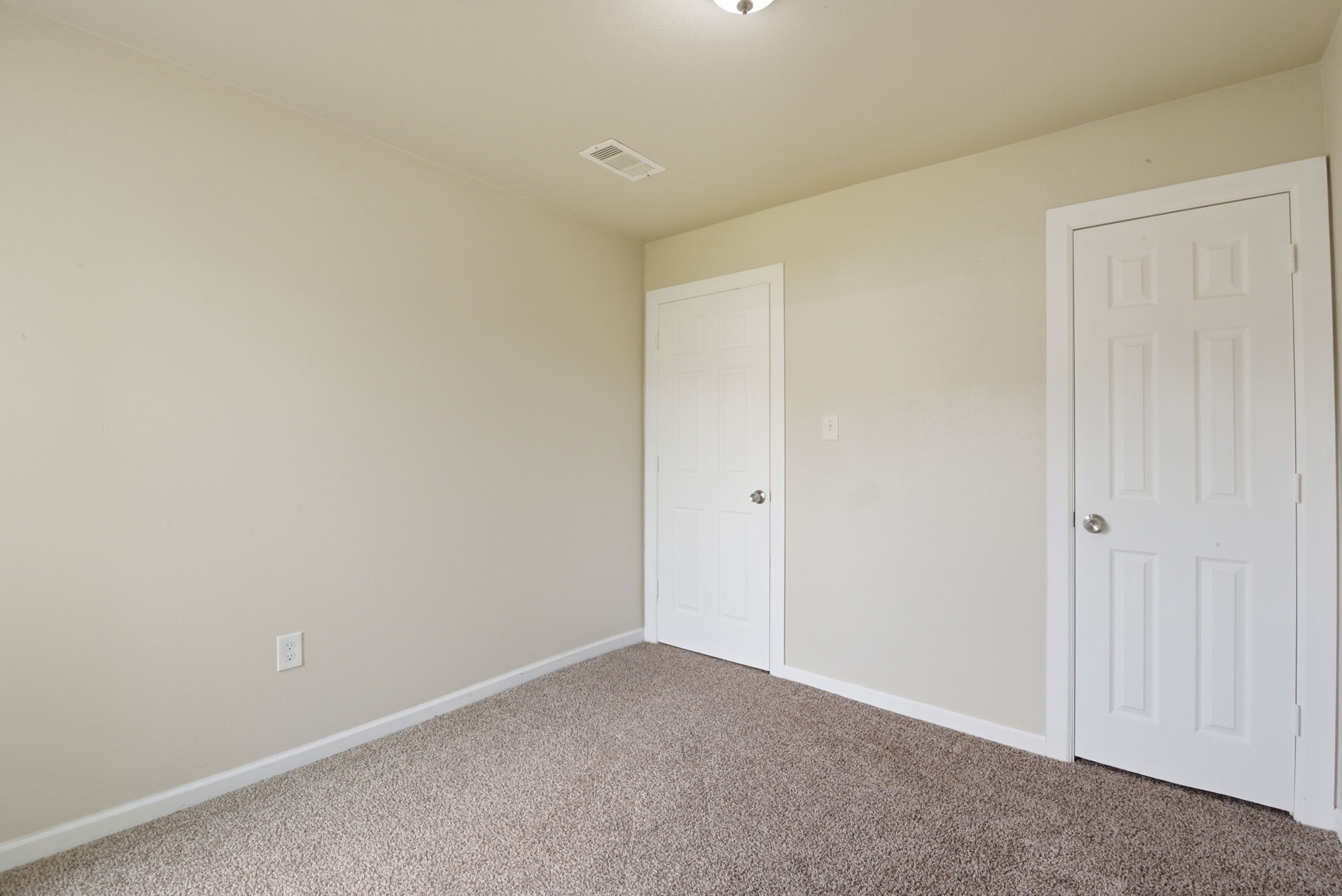 303 Gans Street B Property Photo 18